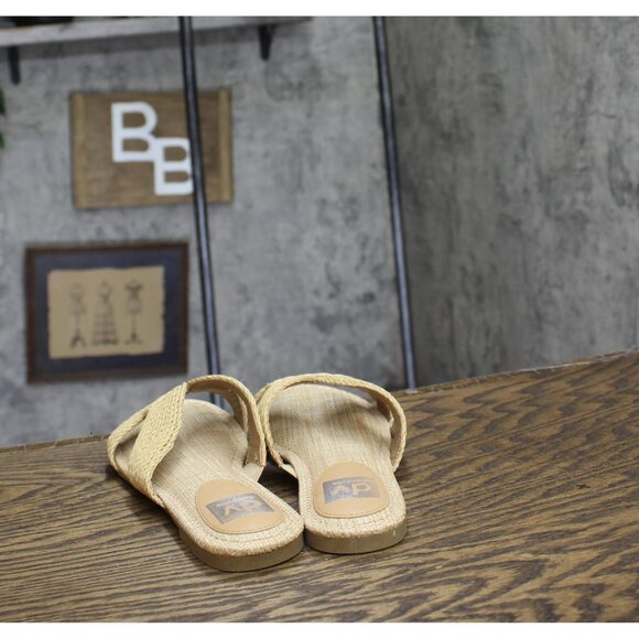 DV Dolce Vita Womens Geeya Flat Slide Sandal GEEYA Natural Brown 8M - Picture 4 of 9